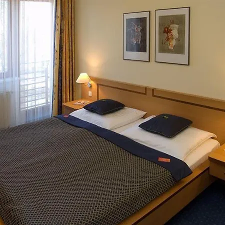 Business Alley 4*